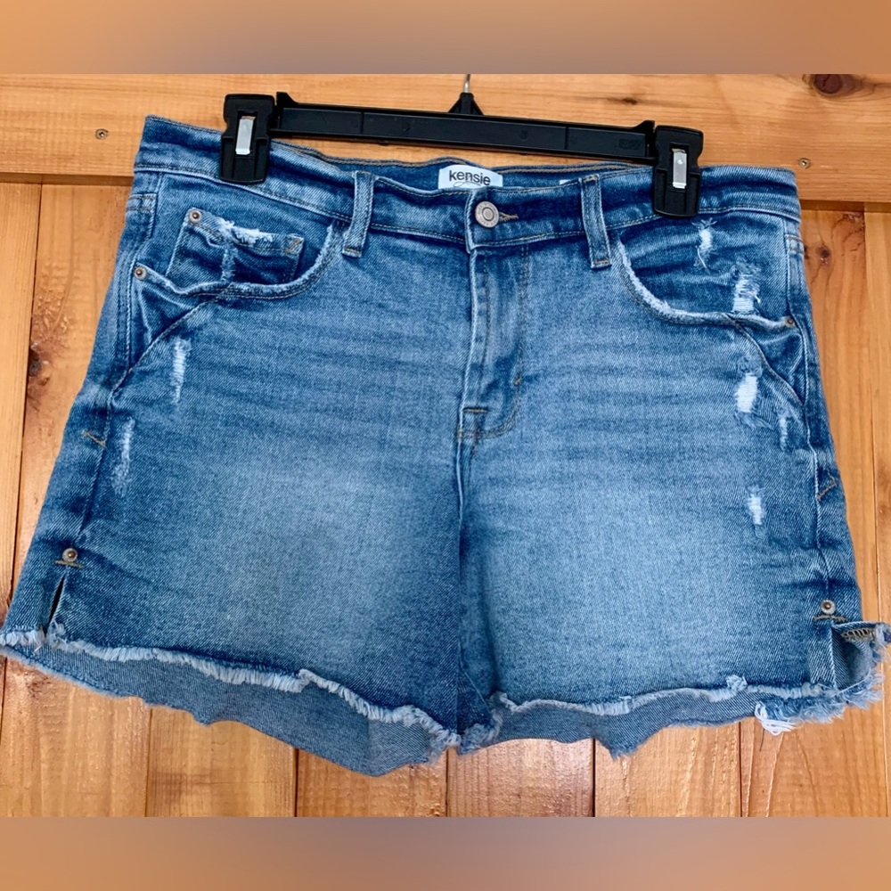Kensie Jeans The Short Jean Shorts women’s Size 8 Excellent Condition CUTE!!